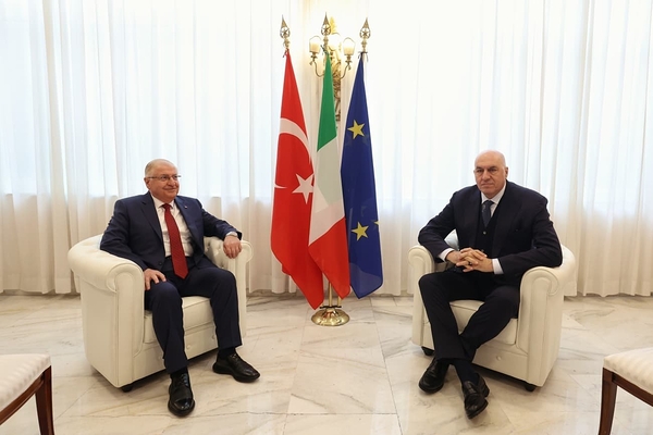 Turkish, Italian Defense Chiefs Meet in Rome to Discuss Regional Security