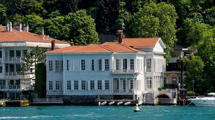 Famous Kandilli Mansion Listed for Sale in Istanbul