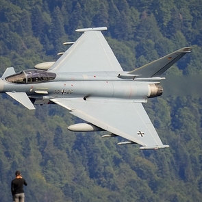 Starmer Visits Ankara as Türkiye Set to Receive First Eurofighter Jets