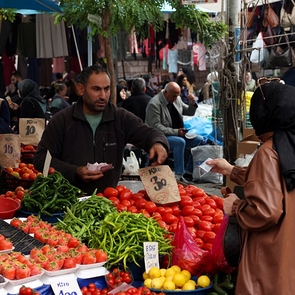 Türkiye Inflation Cools in January Despite Monthly Price Spike