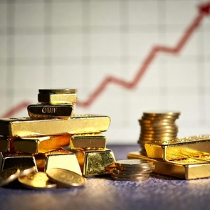 Gold Prices Rise Again: Geopolitics & Dollar Weakness Boost Gold