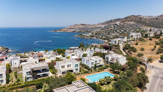 Furnished 3+1 Apartment in Bodrum – Gated Complex with Pool