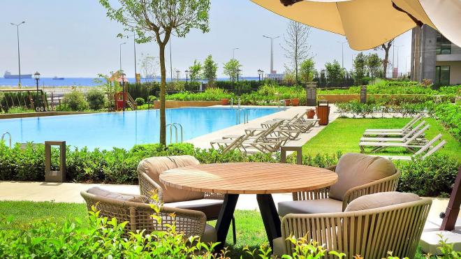 2+1 apartment with sea view in Istanbul