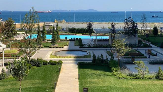 2+1 apartment with sea view in Istanbul