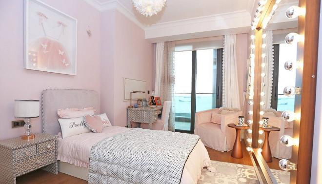 2+1 apartment with sea view in Istanbul