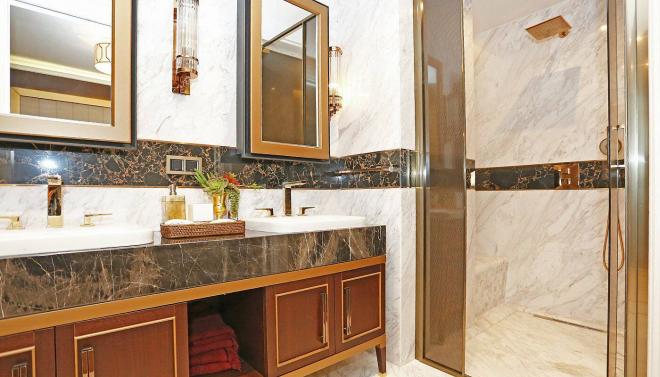 2+1 apartment with sea view in Istanbul