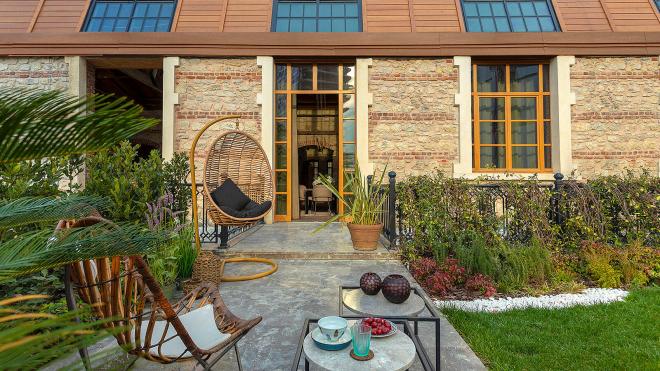 2+1 apartment with sea view in Istanbul