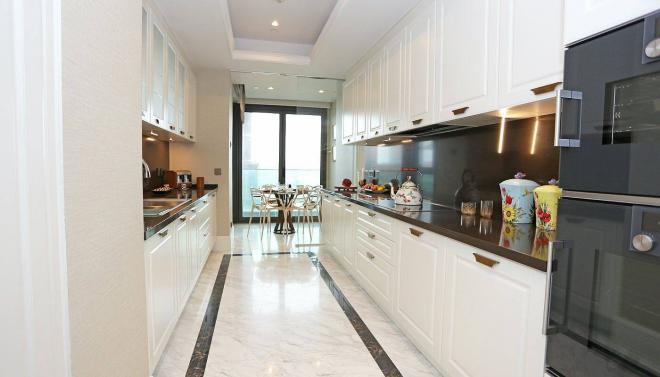 4+1 apartment with sea view in Istanbul