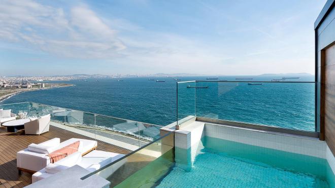 3+1 apartment with sea view in Istanbul