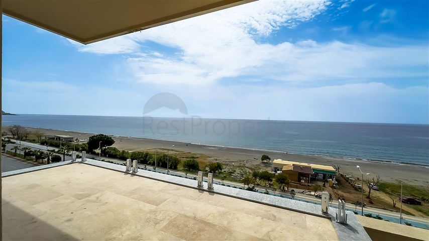 Luxury project on the first coastline in Mahmutlar