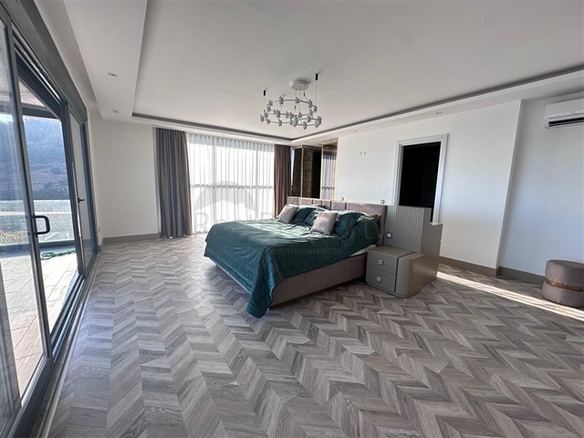 5+1 luxury villa project in the center of Alanya with stunning panoramic views