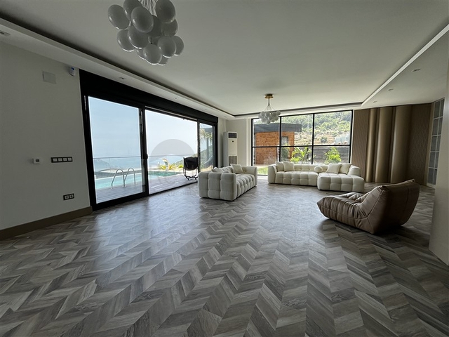5+1 luxury villa project in the center of Alanya with stunning panoramic views
