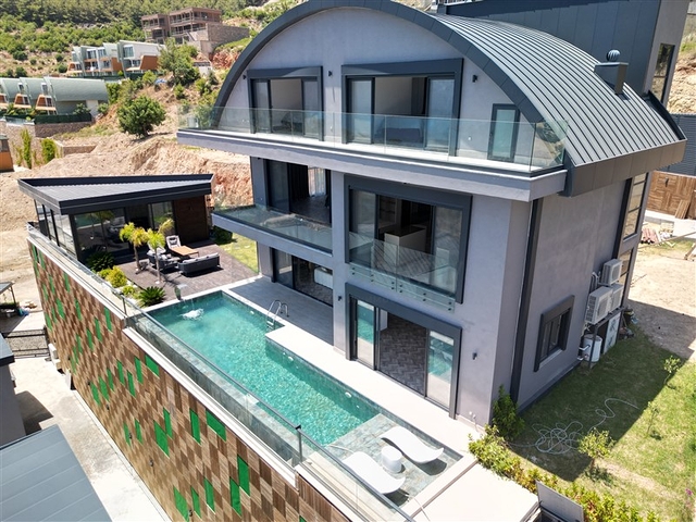 5+1 luxury villa project in the center of Alanya with stunning panoramic views