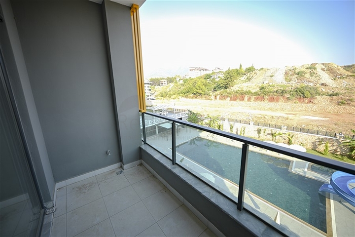 Sea and Castle view - investor deal - 1 bedroom apt - in Oba / Alanya 