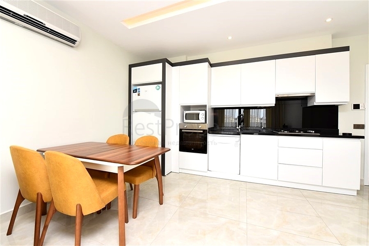 One-bedroom apartment on the first coastline