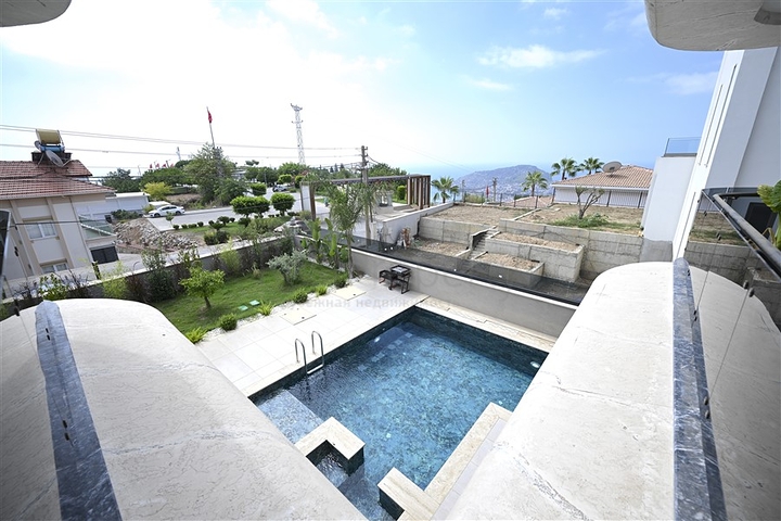 Villa in a unique location in the heart of Alanya