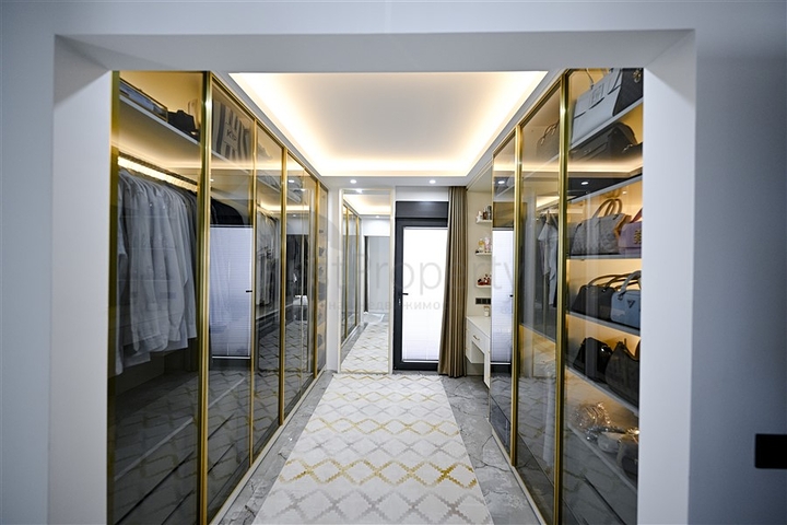 Villa in a unique location in the heart of Alanya