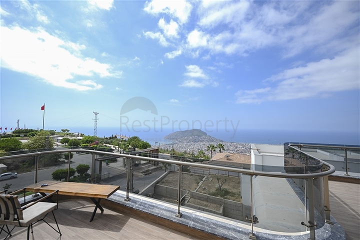 Villa in a unique location in the heart of Alanya