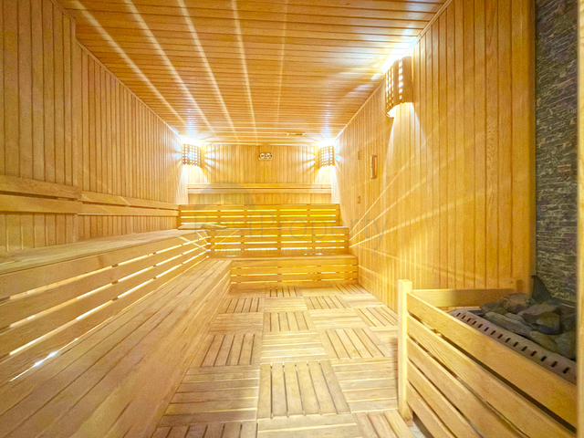 One-bedroom apartment in a hotel-type complex