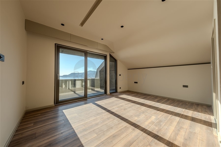 Premium complex at the foot of the fortress in Alanya