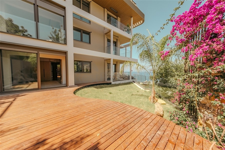 Premium complex at the foot of the fortress in Alanya