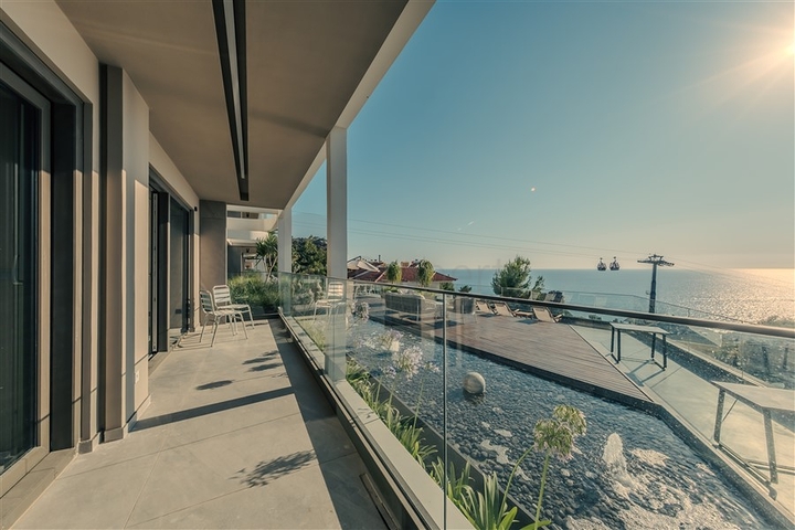 Premium complex at the foot of the fortress in Alanya