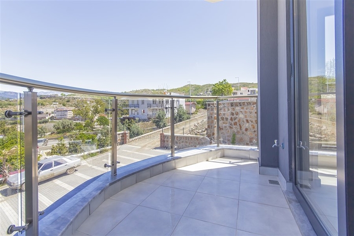 1+1 business class apartment in Demirtas district 