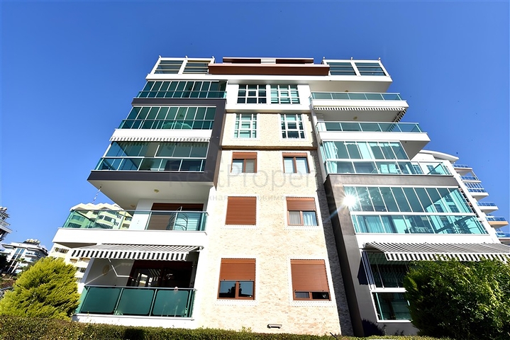 Furnished 2+1 apartment 400 m from the sea