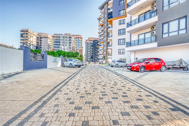 Spacious 2+1 apartment in Mahmutlar district