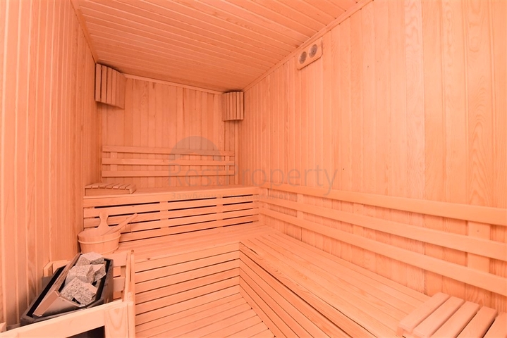 1+1 apartment in an attractive complex in Tosmur district 