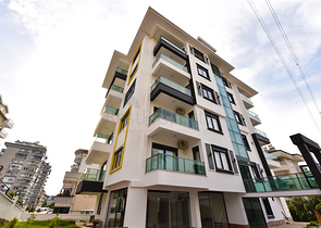 1+1 apartment in an attractive complex in Tosmur district 