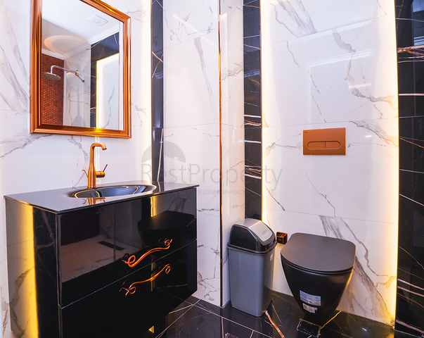 Apartment in a premium complex on the first line 