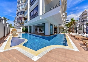 Apartment in a premium complex on the first line 