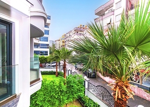 Apartment in a premium complex on the first line 