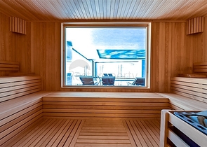 Apartment in a premium complex on the first line 