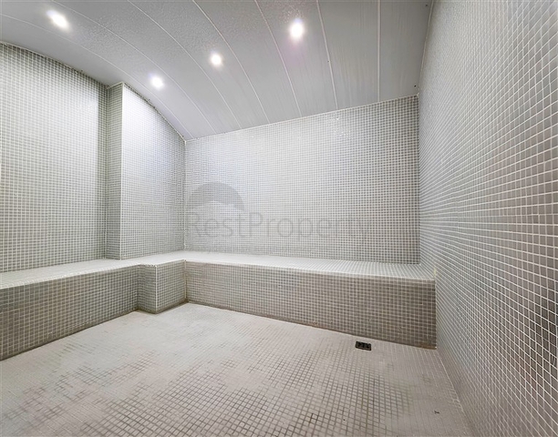 1+1 sea view apartment in the center of Alanya