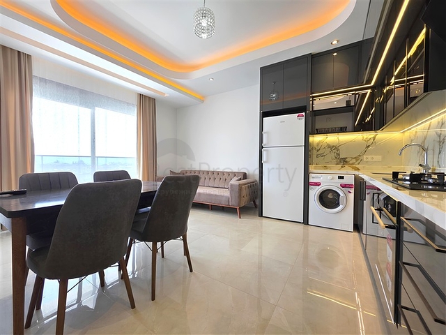 1+1 sea view apartment in the center of Alanya