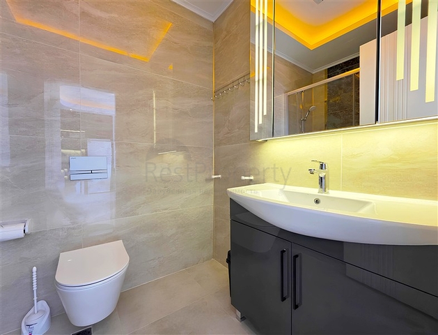 1+1 sea view apartment in the center of Alanya