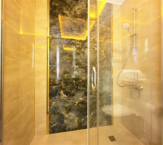 1+1 sea view apartment in the center of Alanya