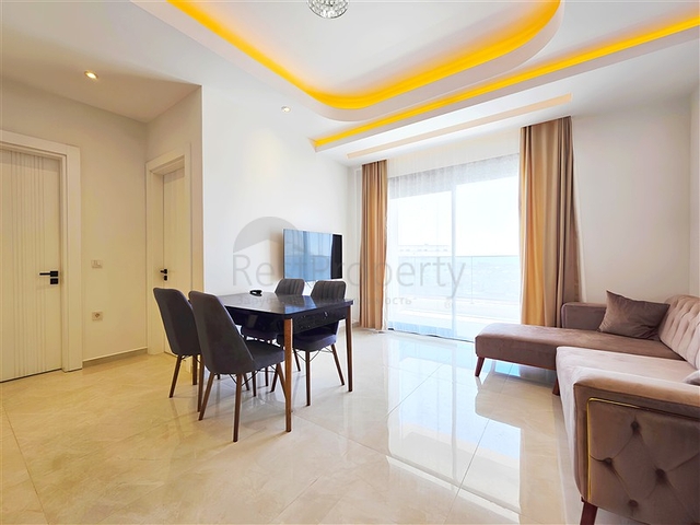 1+1 sea view apartment in the center of Alanya