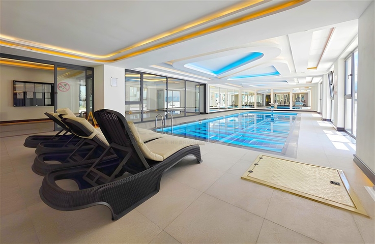 1+1 sea view apartment in the center of Alanya