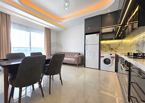 1+1 sea view apartment in the center of Alanya