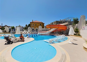 1+1 sea view apartment in the center of Alanya