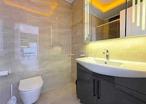 1+1 sea view apartment in the center of Alanya