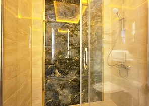 1+1 sea view apartment in the center of Alanya