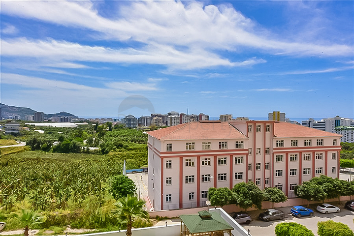 Furnished 1+1 Apartment in Mahmutlar, Alanya with Pool