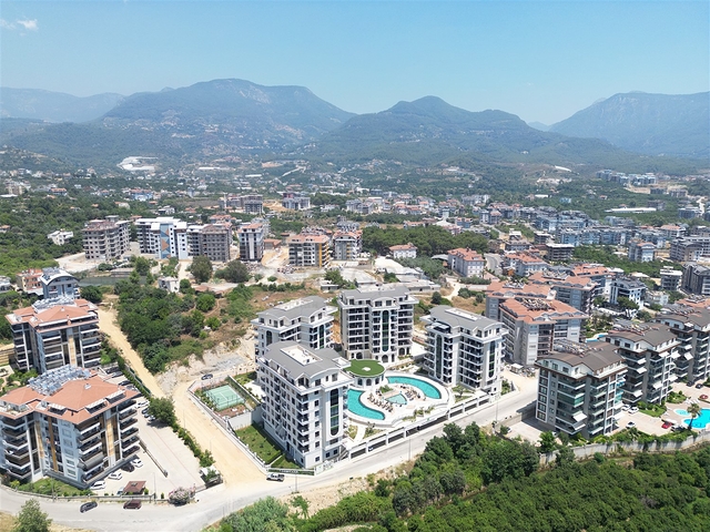 Spacious 4+1 apartment in an excellent location in Oba/Alanya