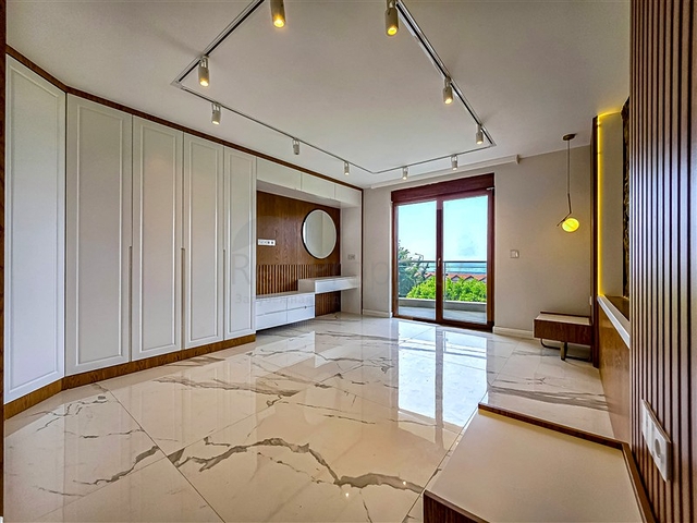 Exclusive 4+1 apartments in a unique complex in the central part of Alanya