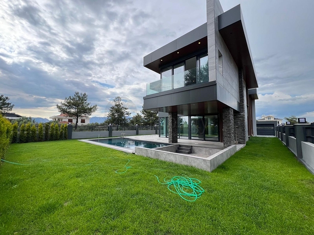 4+1 villa in Doshemealti - Antalya area 