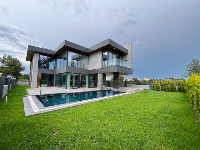 4+1 villa in Doshemealti - Antalya area 